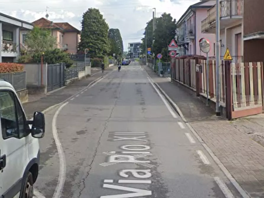 Immagine 7 di Posto auto in vendita  in Via Pio XII a Pozzuolo Martesana