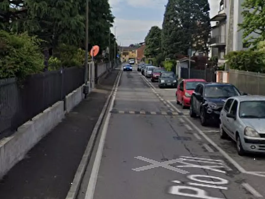 Immagine 6 di Posto auto in vendita  in Via Pio XII a Pozzuolo Martesana
