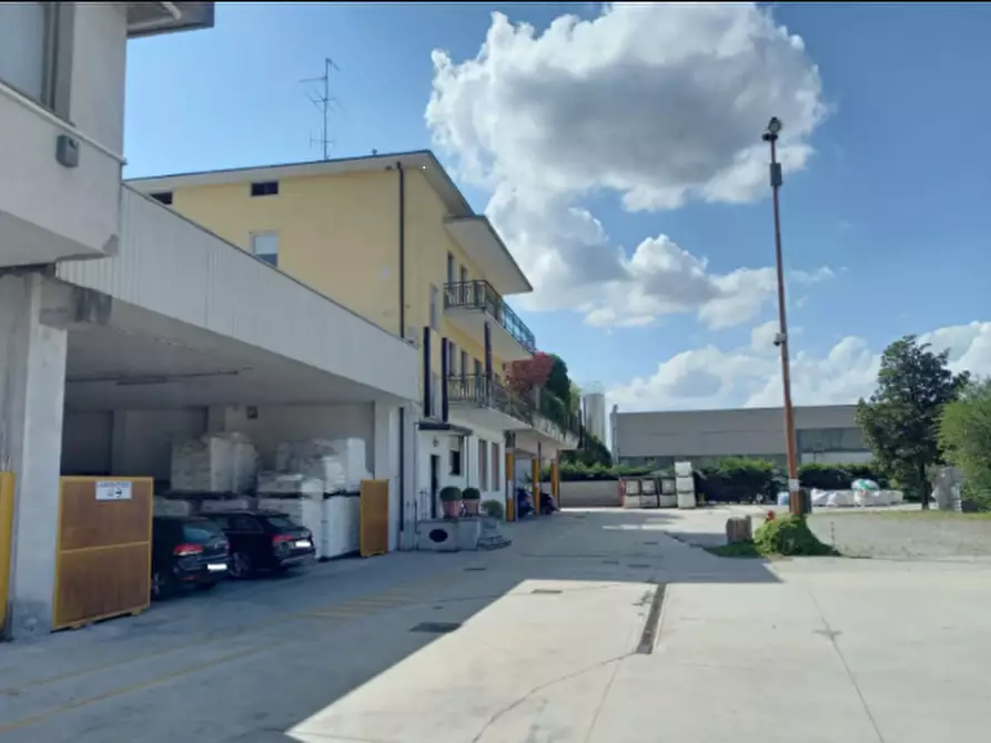 Immagine 1 di Capannone industriale in vendita  in Via Variante di Cicola a Carobbio Degli Angeli