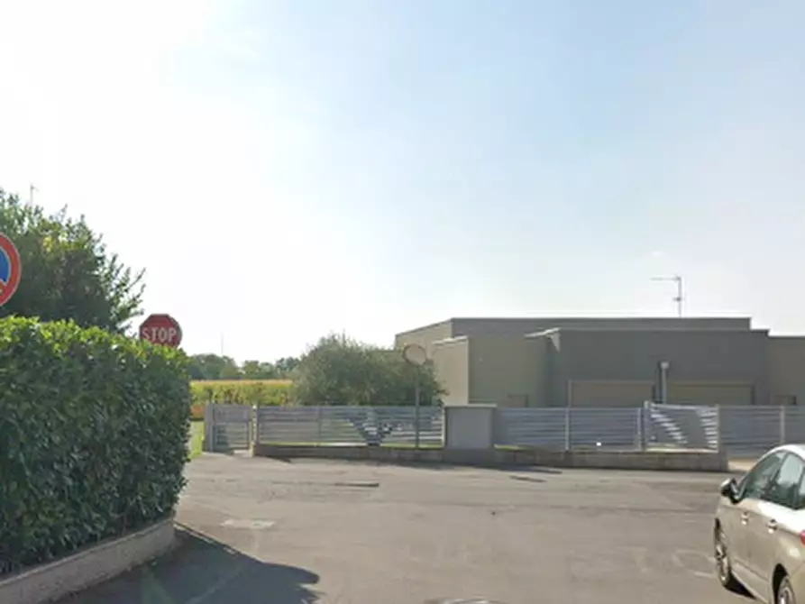 Immagine 8 di Garage in vendita  in Via Taranto a Palazzolo Sull'oglio