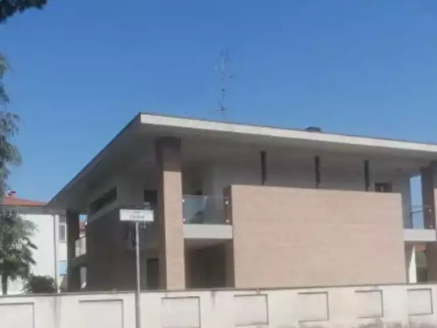Immagine 3 di Appartamento in vendita  in Via Francesco Contoli a Castel Bolognese