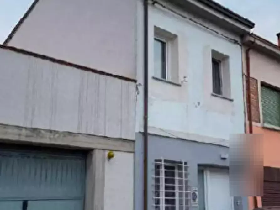 Immagine 1 di Porzione di casa in vendita  in Via F. Baracca a Massa Lombarda