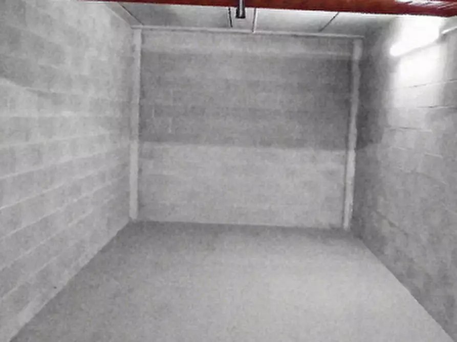 Immagine 1 di Posto auto in vendita  in Via Carlo Imbonati a Milano