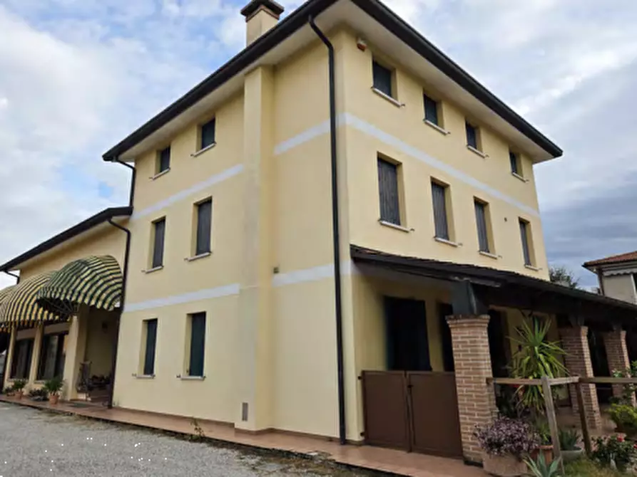 Immagine 1 di Porzione di casa in vendita  in Via E. Breda a Carmignano Di Brenta