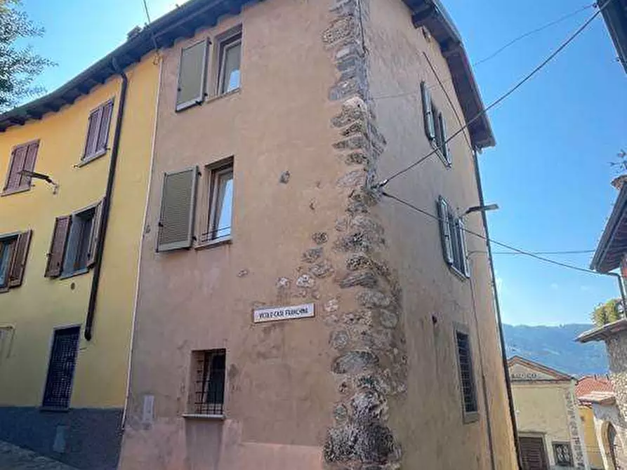 Immagine 1 di Casa indipendente in vendita  in Via San Rocco a Gandino