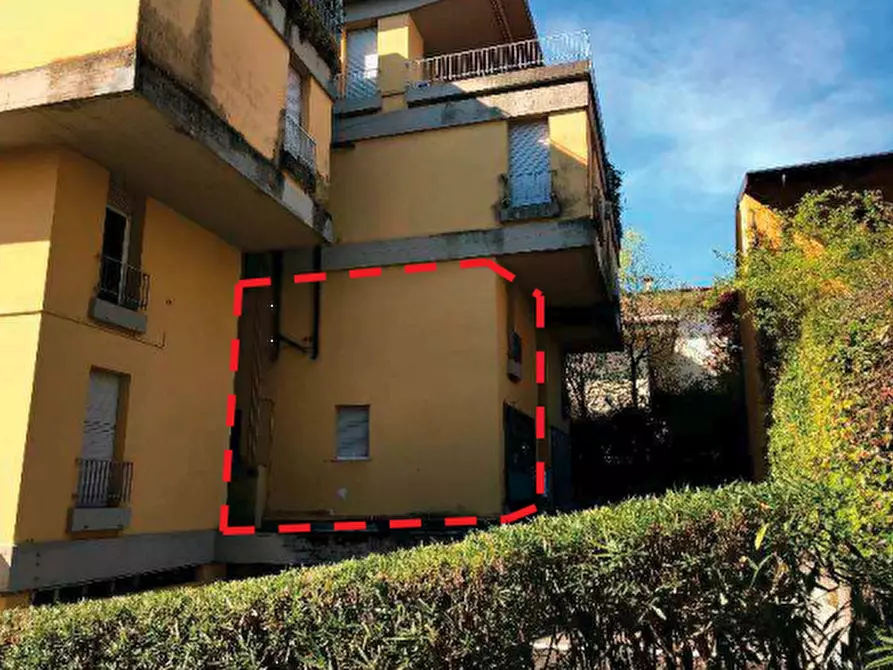 Immagine 1 di Appartamento in vendita  in via Valle Fiorita a Salò