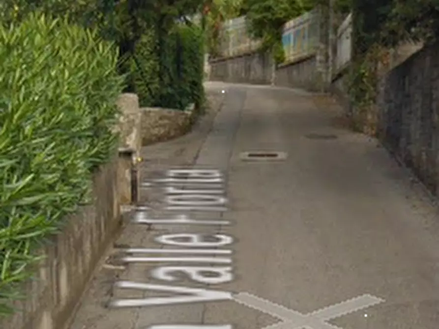 Immagine 6 di Appartamento in vendita  in via Valle Fiorita a Salò