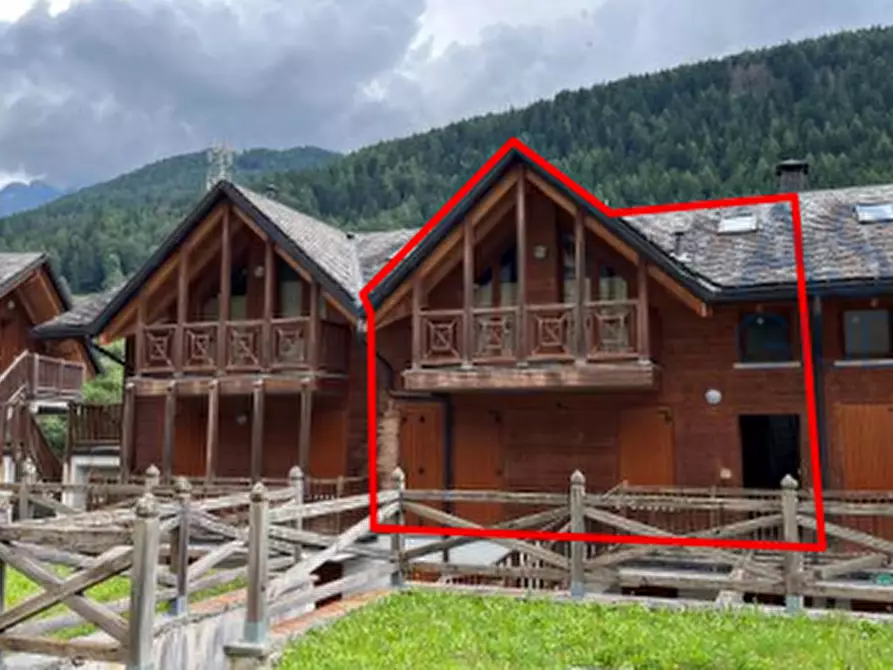 Immagine 2 di Appartamento in vendita  in Via Ettore Calvelli a Ponte Di Legno