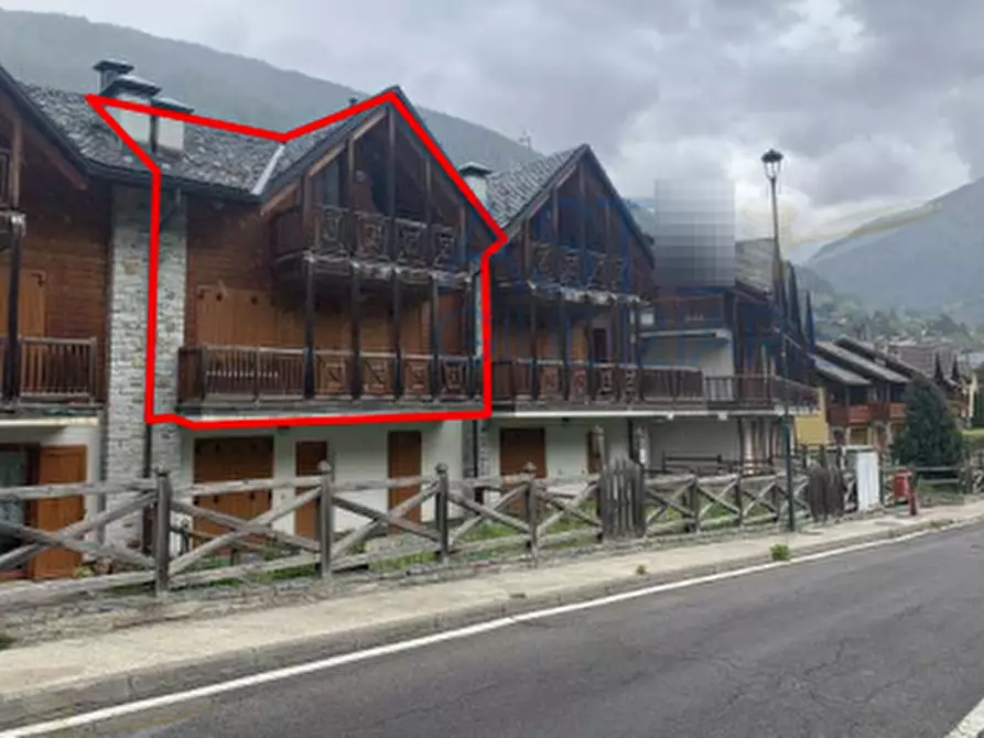 Immagine 1 di Appartamento in vendita  in Via Ettore Calvelli a Ponte Di Legno