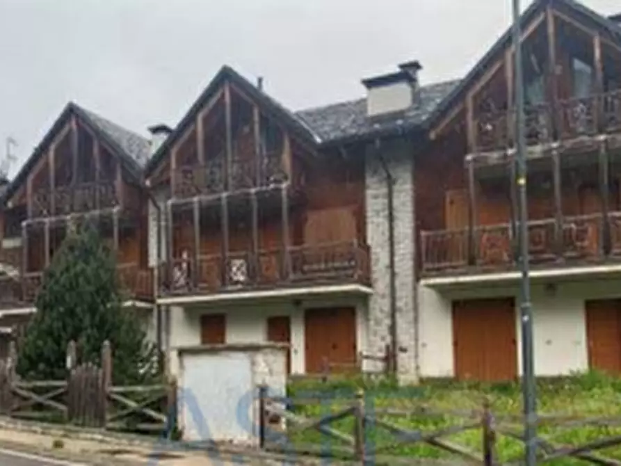 Immagine 5 di Appartamento in vendita  in Via Ettore Calvelli a Ponte Di Legno