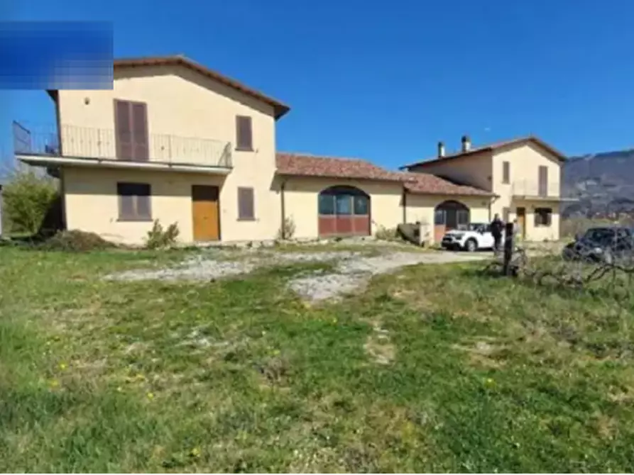 Immagine 1 di Casa bifamiliare in vendita  in Via Case Pennoni a Gualdo Tadino
