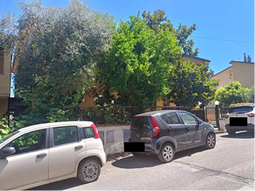 Immagine 2 di Stabile in vendita  in Via di Caserino a Magione