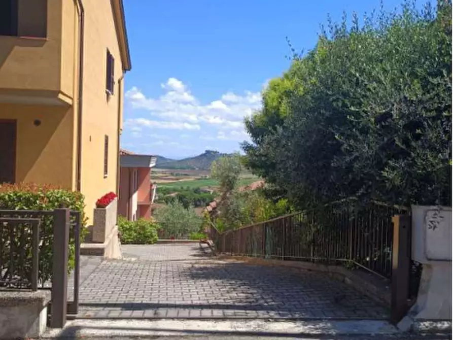 Immagine 4 di Stabile in vendita  in Via di Caserino a Magione