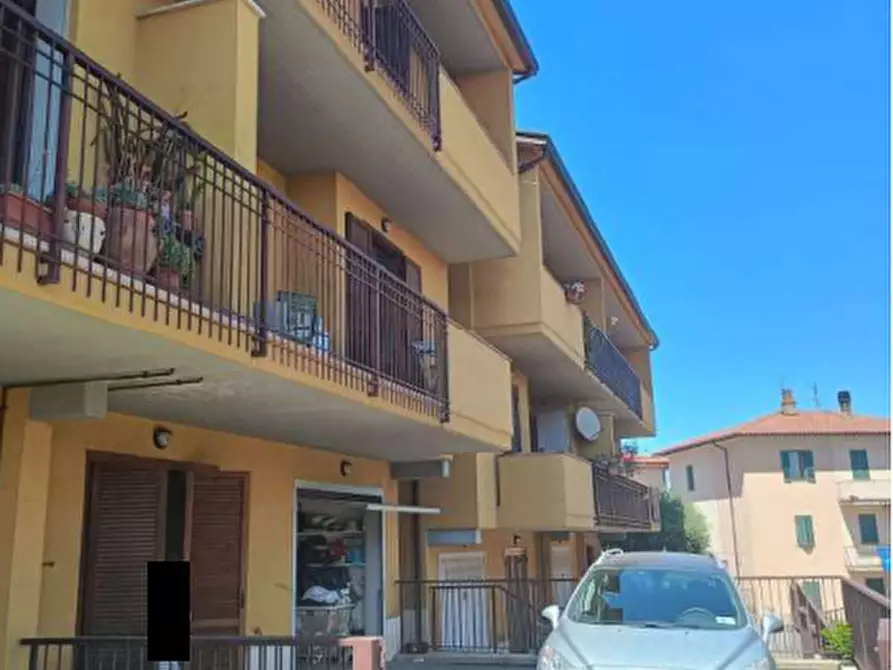 Immagine 5 di Stabile in vendita  in Via di Caserino a Magione