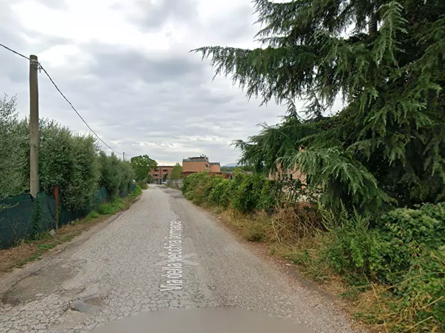 Immagine 12 di Magazzino in vendita  in Via della Vecchia Fornace a Perugia