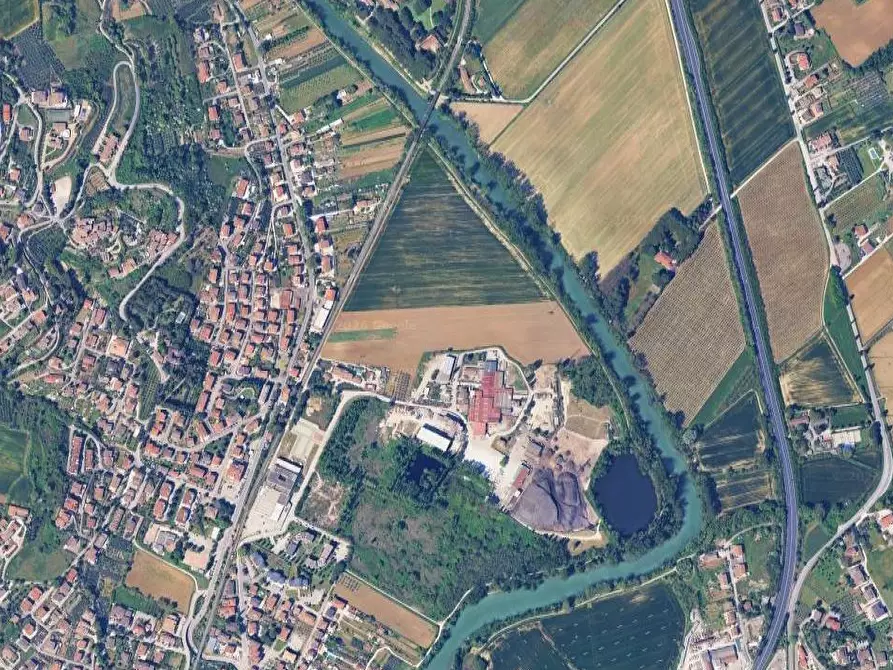 Immagine 4 di Magazzino in vendita  in Via della Vecchia Fornace a Perugia