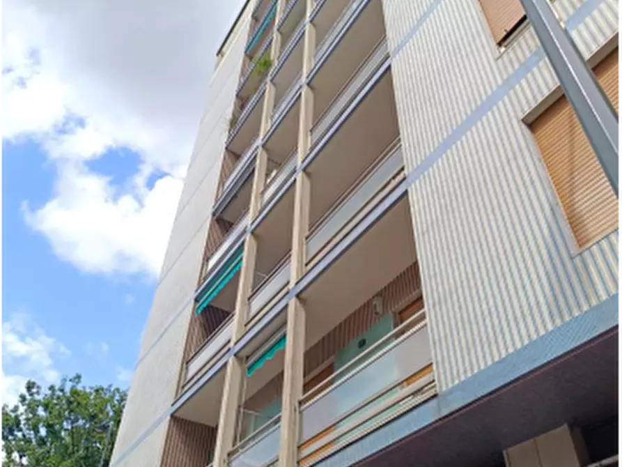 Immagine 3 di Appartamento in vendita  in Via Sofonisba Anguissola a Milano