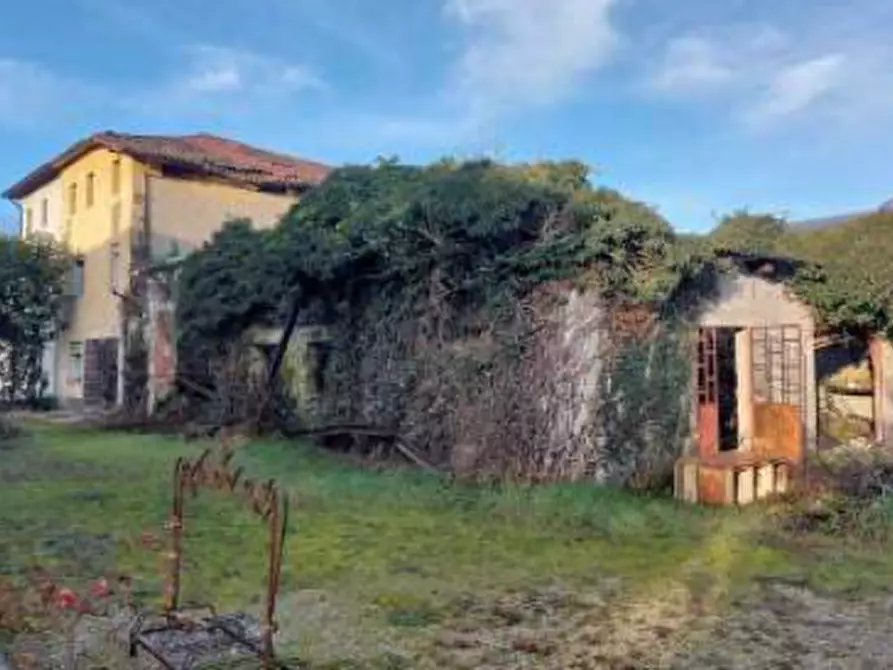 Immagine 1 di Porzione di casa in vendita  in Via Dante Alighieri a Loria