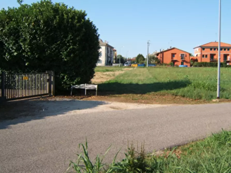 Immagine 5 di Terreno edificabile in vendita  in Via Leonardo da Vinci a Giavera Del Montello