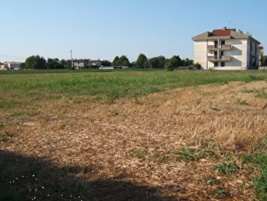 Immagine 2 di Terreno edificabile in vendita  in Via Leonardo da Vinci a Giavera Del Montello