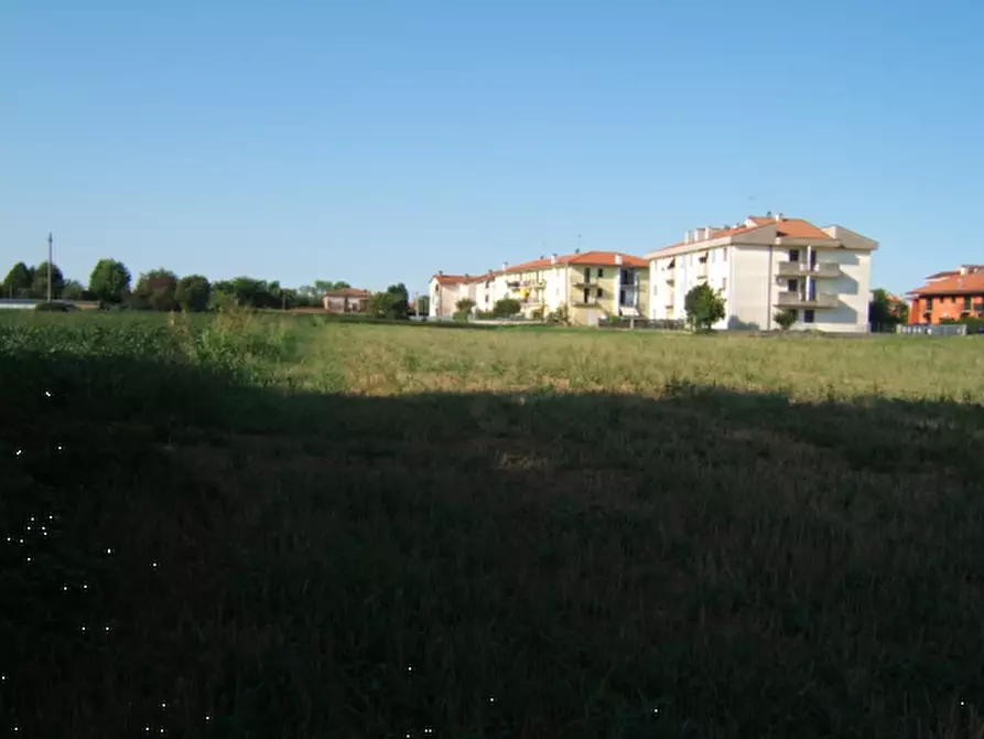 Immagine 7 di Terreno edificabile in vendita  in Via Leonardo da Vinci a Giavera Del Montello