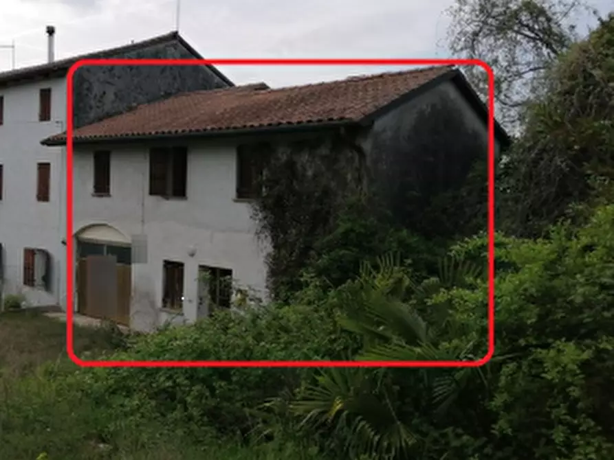 Immagine 10 di Porzione di casa in vendita  in Via Barcador a Spresiano