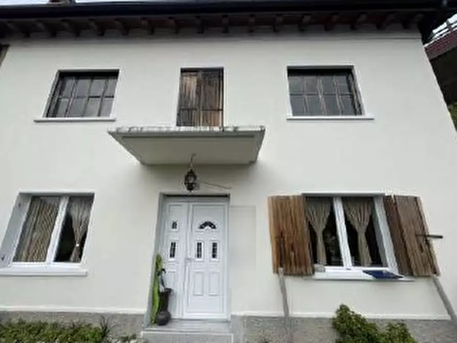 Immagine 1 di Porzione di casa in vendita  in Via Fadalto Alto a Vittorio Veneto