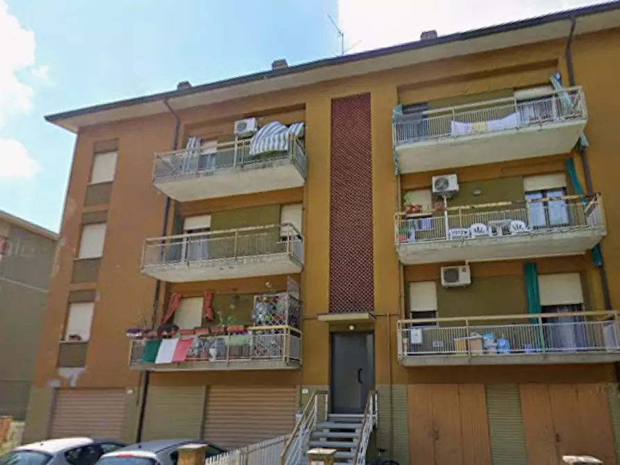 Immagine 3 di Appartamento in vendita  in Via Marmolada a Carpi