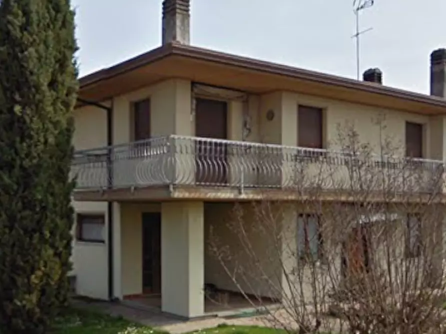 Immagine 3 di Porzione di casa in vendita  in Via L. Da Ponte a Paese