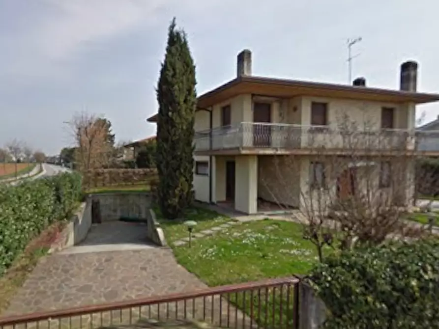 Immagine 1 di Porzione di casa in vendita  in Via L. Da Ponte a Paese