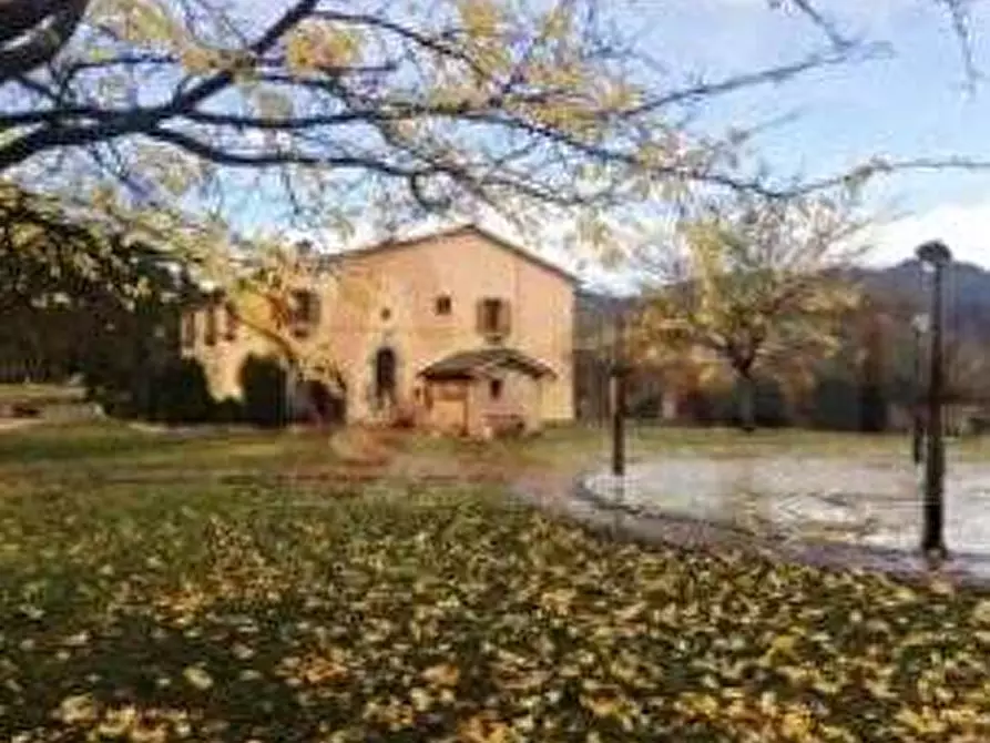 Immagine 3 di Stabile in vendita  in Loc. Pagino a Fermignano