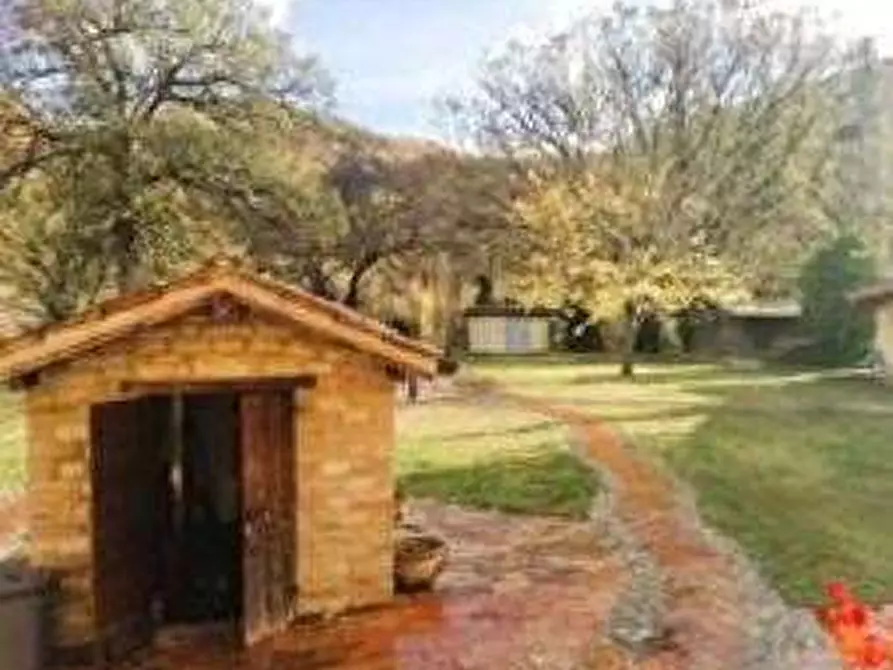 Immagine 10 di Stabile in vendita  in Loc. Pagino a Fermignano