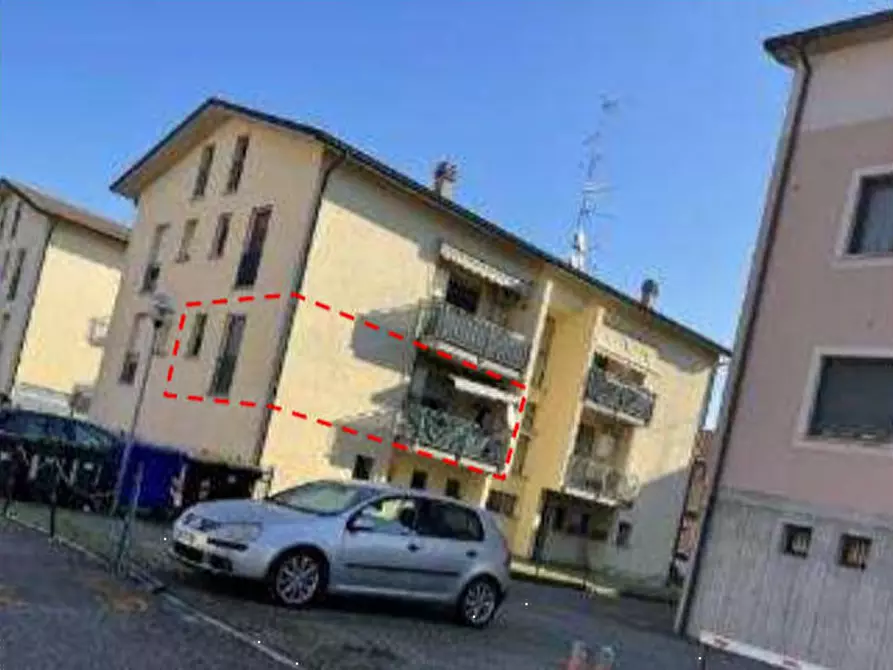 Immagine 2 di Appartamento in vendita  in Via Gaetano Filangieri a Reggio Nell'emilia