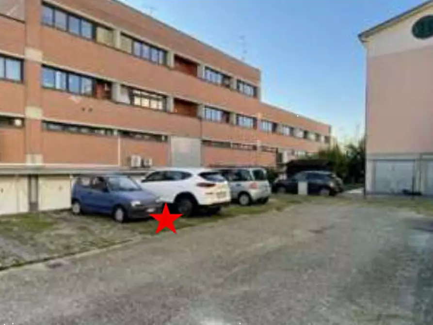 Immagine 4 di Appartamento in vendita  in Via Gaetano Filangieri a Reggio Nell'emilia