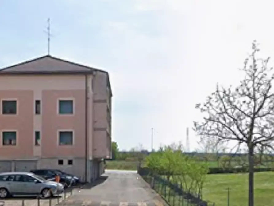 Immagine 7 di Appartamento in vendita  in Via Gaetano Filangieri a Reggio Nell'emilia