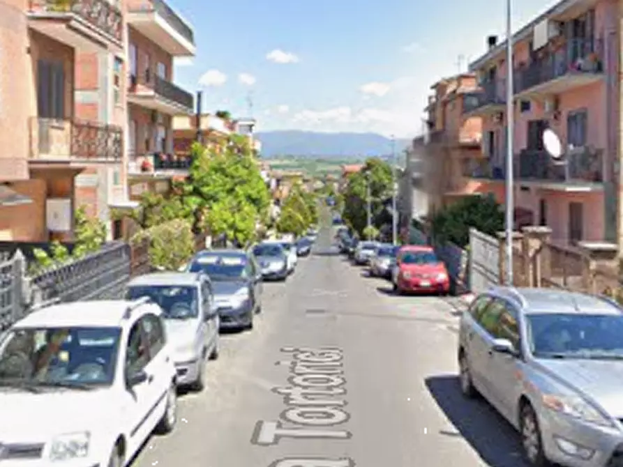 Immagine 15 di Appartamento in vendita  in Via Tortorici a Roma