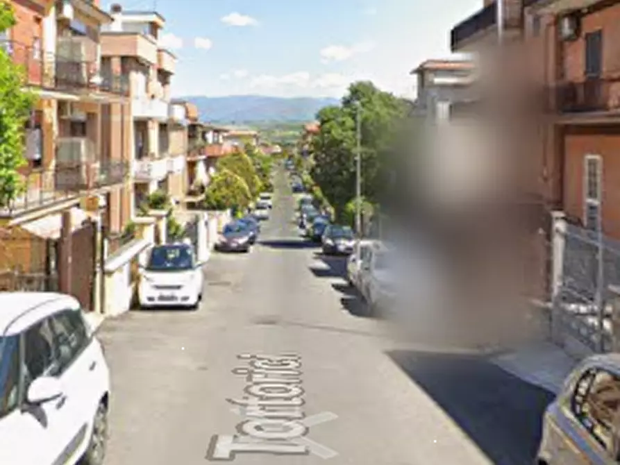 Immagine 13 di Appartamento in vendita  in Via Tortorici a Roma