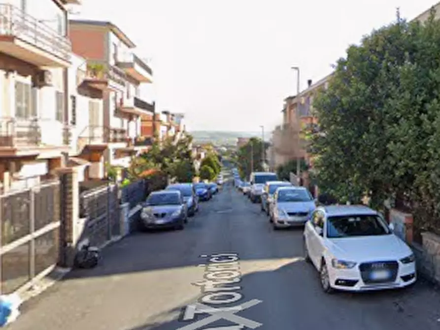 Immagine 11 di Appartamento in vendita  in Via Tortorici a Roma