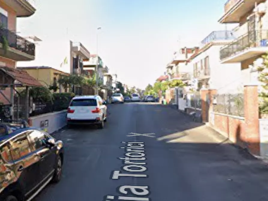 Immagine 17 di Appartamento in vendita  in Via Tortorici a Roma