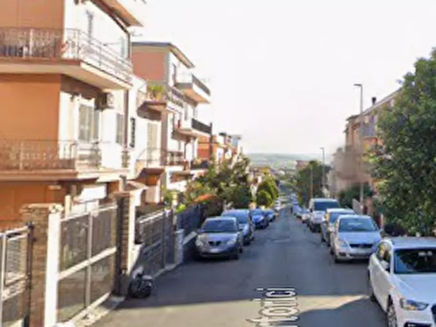 Immagine 6 di Appartamento in vendita  in Via Tortorici a Roma