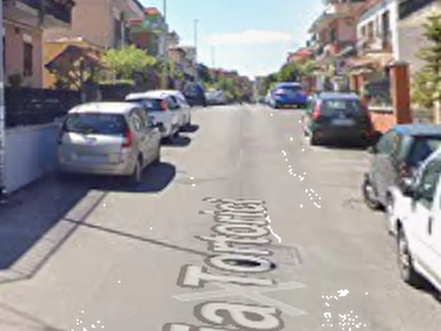 Immagine 7 di Appartamento in vendita  in Via Tortorici a Roma