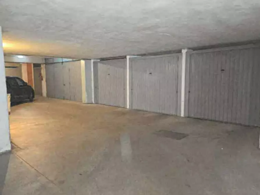 Immagine 2 di Garage in vendita  in Via Peschiera a Feltre
