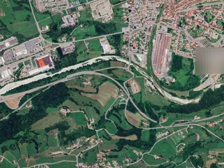 Immagine 6 di Garage in vendita  in Via Peschiera a Feltre