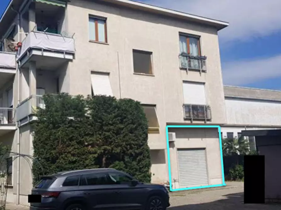 Immagine 3 di Magazzino in vendita  in Via Dante Alighieri a Lonate Pozzolo