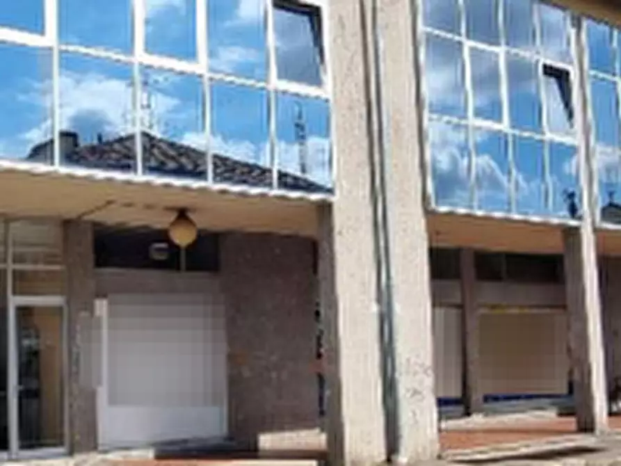 Immagine 4 di Negozio in vendita  in Via Garibaldi  a Canegrate