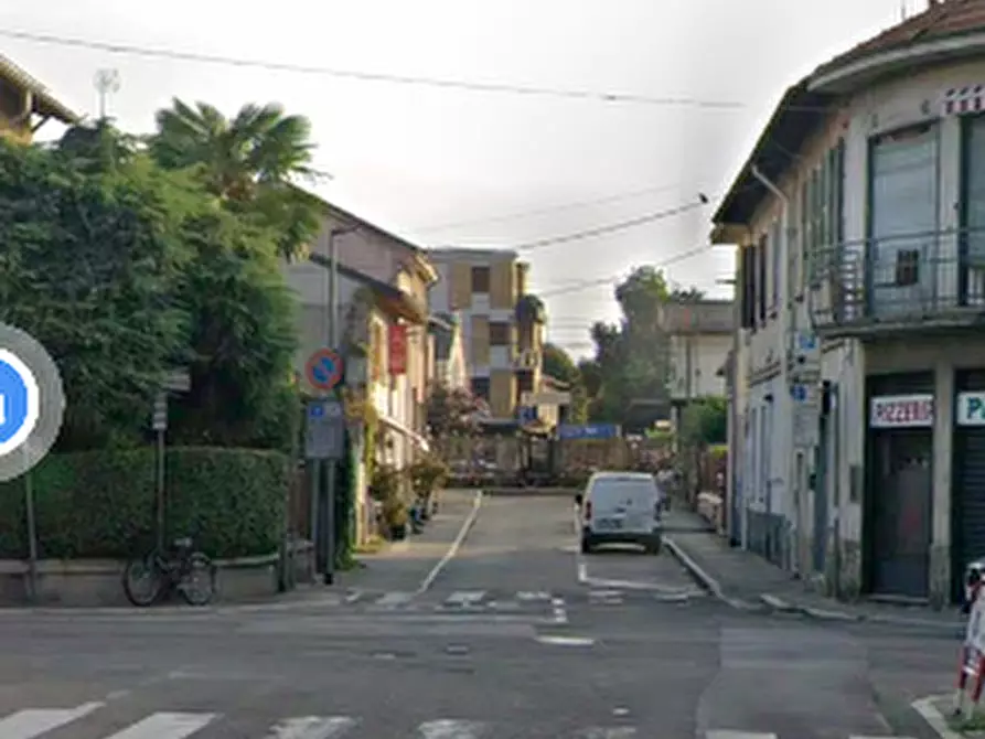 Immagine 12 di Negozio in vendita  in Via Garibaldi  a Canegrate