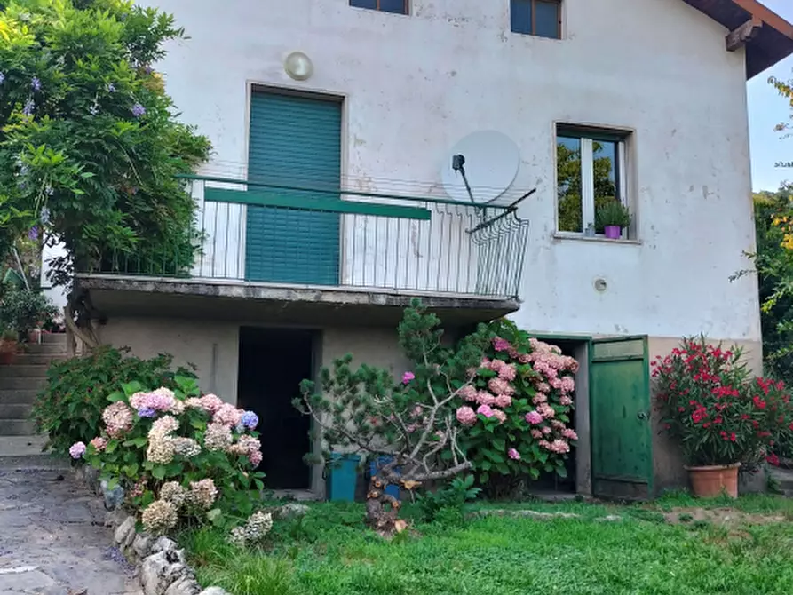 Immagine 1 di Villa in vendita  in Via Antono Cantore a Como