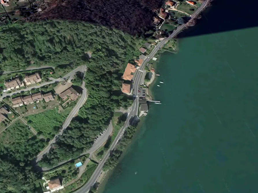 Immagine 4 di Appartamento in vendita  in Via Casamora a Porto Ceresio