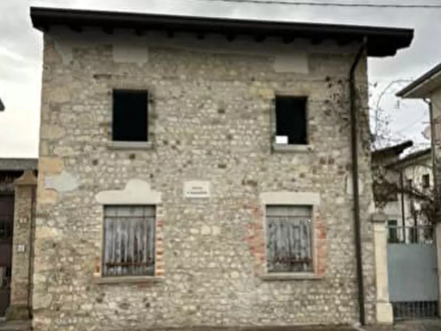 Immagine 1 di Magazzino in vendita  in  Piazza Regina Margherita a Spilimbergo