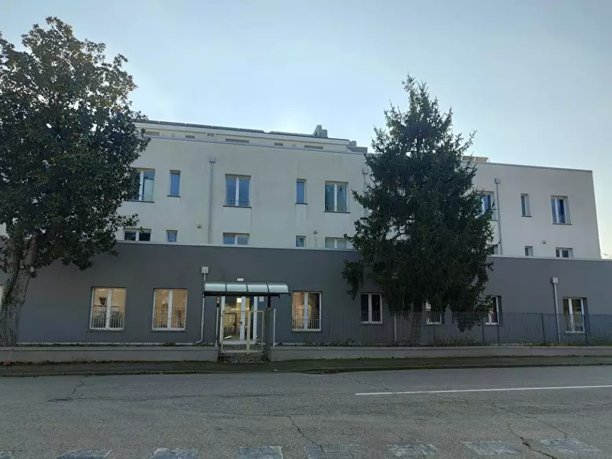 Immagine 1 di Stabile in vendita  in Via G. Garibaldi a Vigarano Mainarda